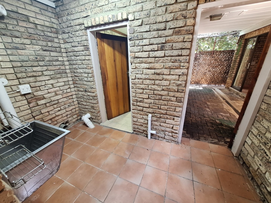 5 Bedroom Property for Sale in Mooivallei Park North West